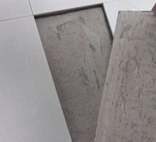 介休瓷砖空鼓维修公司分享瓷砖铺贴时如果打浆（即涂抹在瓷砖背面和基层上的砂浆或瓷砖胶）过少，会带来以下问题